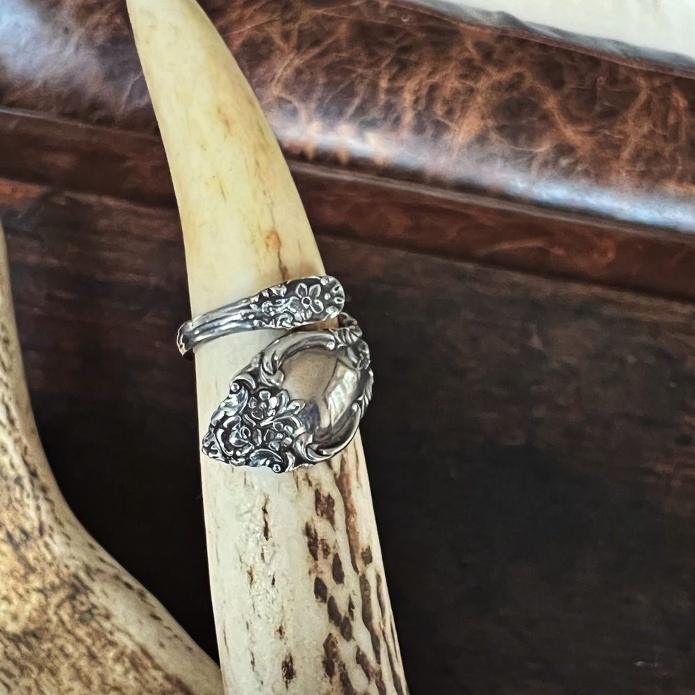 Vintage solid sterling silver Lunt spoon ring